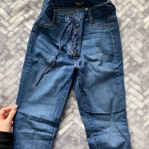 FASHION NOVA HIGH RISE JEANS